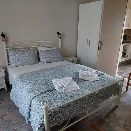 Antzela Apartment *