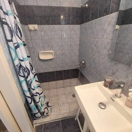 Antzela Apartment *
