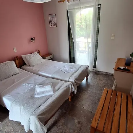 Antzela Apartment *