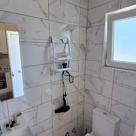 Antzela Apartment