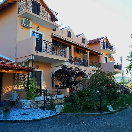 Antzela Apartment *